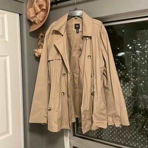 XXL Gap Women’s Tan Trench coat